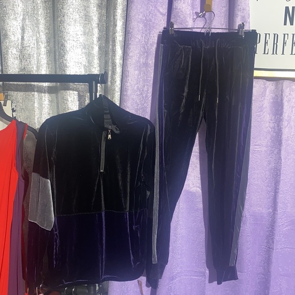 Stylish 2pc Velvet Set - Picture 7 of 7